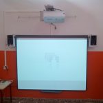 Instalación de pizarras  digitales y proyectores en colegios de la comarca